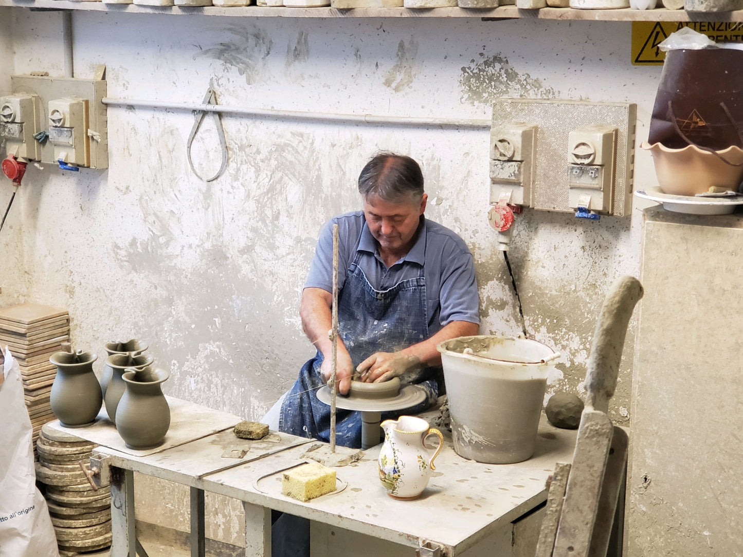 Champagne Bucket with 24 Karat Gold Lion, ceramics, pottery, italian design, majolica, handmade, handcrafted, handpainted, home decor, kitchen art, home goods, deruta, majolica, Artisan, treasures, traditional art, modern art, gift ideas, style, SF, shop small business, artists, shop online, landmark store, legacy, one of a kind, limited edition, gift guide, gift shop, retail shop, decorations, shopping, italy, home staging, home decorating, home interiors