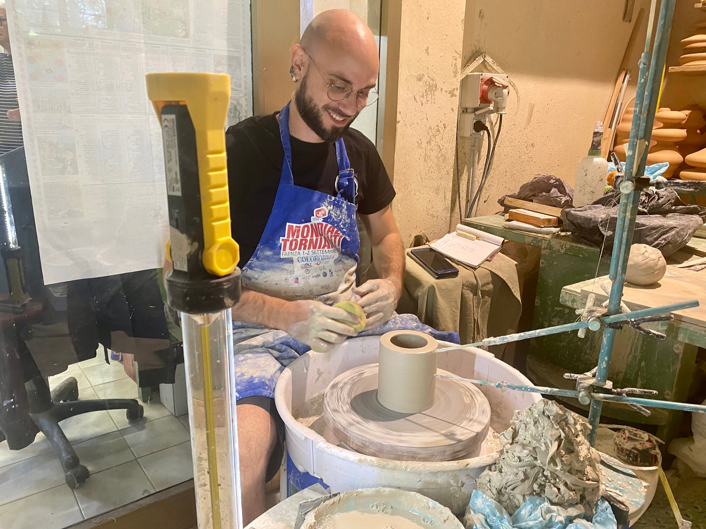 Vignoli Hand-Painted Ceramic Bowl – Anchovy Design 2