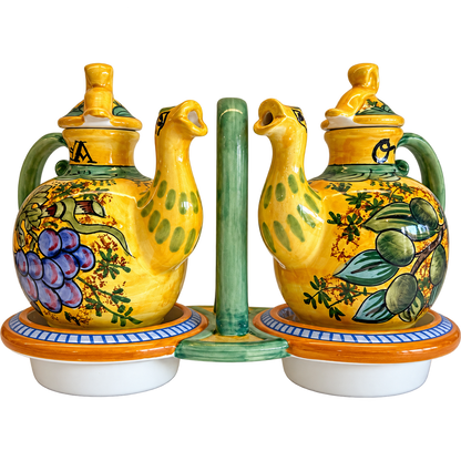 VINTAGE & COLLECTIBLE CERAMICS Oil & Vinegar Set