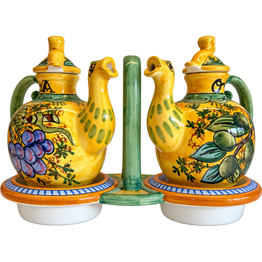 VINTAGE & COLLECTIBLE CERAMICS Oil & Vinegar Set