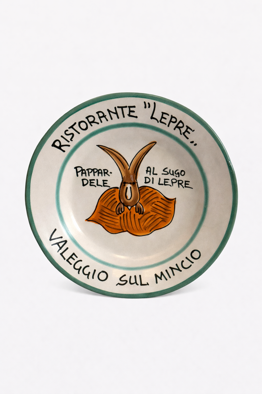 Hand-painted Buon Ricordo Italian ceramic plate from Valeggio sul Mincio with hare and pappardelle al sugo di lepre from Ristorante Lepre