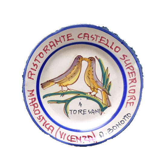 Hand-painted Buon Ricordo Italian ceramic plate from Marostica with two pigeons on a branch, Ristorante Castello Superiore toresani