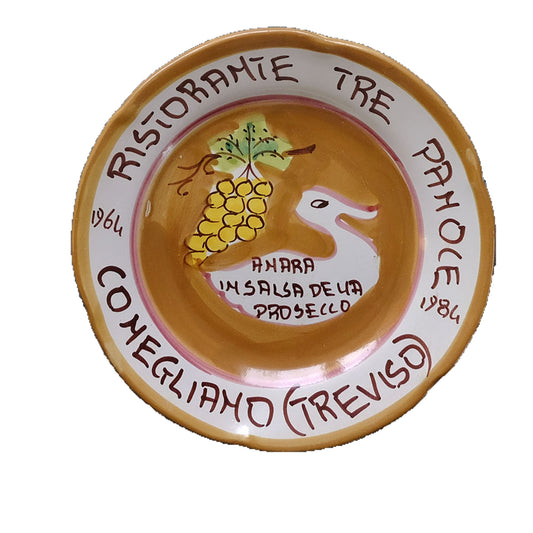 Hand-painted Buon Ricordo Italian ceramic plate from Conegliano with duck and Prosecco grapes, Ristorante Tre Panoce anara in salsa de ua