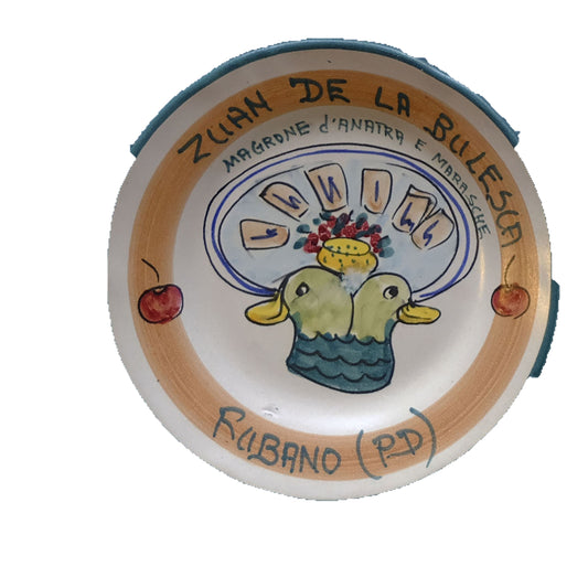Hand-painted Buon Ricordo Italian ceramic plate from Rubano Padua with two ducks, playing cards and cherries, Zuan de la Bulesca