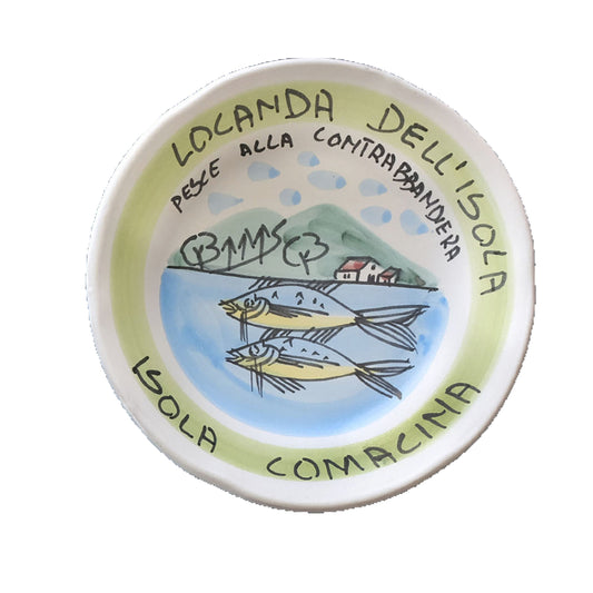 Hand-painted Buon Ricordo Italian ceramic plate from Isola Comacina Lake Como with two lake fish and shoreline houses, Locanda dell'Isola