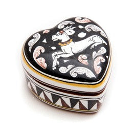 Siena Heart-Shaped Jewelry Box, ceramics, pottery, italian design, majolica, handmade, handcrafted, handpainted, home decor, kitchen art, home goods, deruta, majolica, Artisan, treasures, traditional art, modern art, gift ideas, style, SF, shop small business, artists, shop online, landmark store, legacy, one of a kind, limited edition, gift guide, gift shop, retail shop, decorations, shopping, italy, home staging, home decorating, home interiors