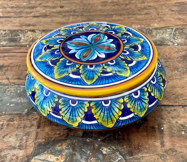 Collectible  Majolica Jewelry Box B-61, Large, ceramics, pottery, italian design, majolica, handmade, handcrafted, handpainted, home decor, kitchen art, home goods, deruta, majolica, Artisan, treasures, traditional art, modern art, gift ideas, style, SF, shop small business, artists, shop online, landmark store, legacy, one of a kind, limited edition, gift guide, gift shop, retail shop, decorations, shopping, italy, home staging, home decorating, home interiors