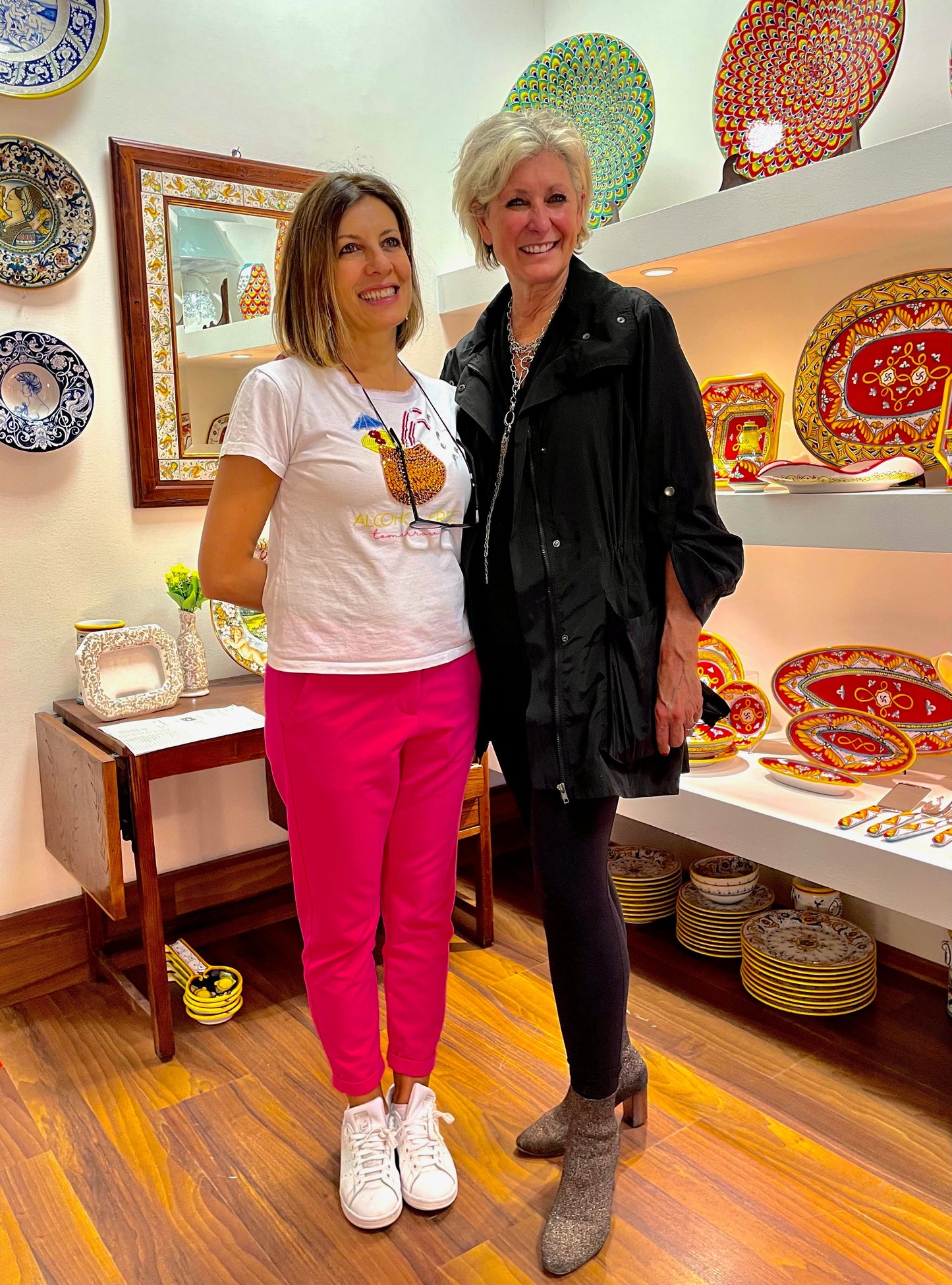 Pia's Ricamo Rosso Mini Bowl, ceramics, pottery, italian design, majolica, handmade, handcrafted, handpainted, home decor, kitchen art, home goods, deruta, majolica, Artisan, treasures, traditional art, modern art, gift ideas, style, SF, shop small business, artists, shop online, landmark store, legacy, one of a kind, limited edition, gift guide, gift shop, retail shop, decorations, shopping, italy, home staging, home decorating, home interiors