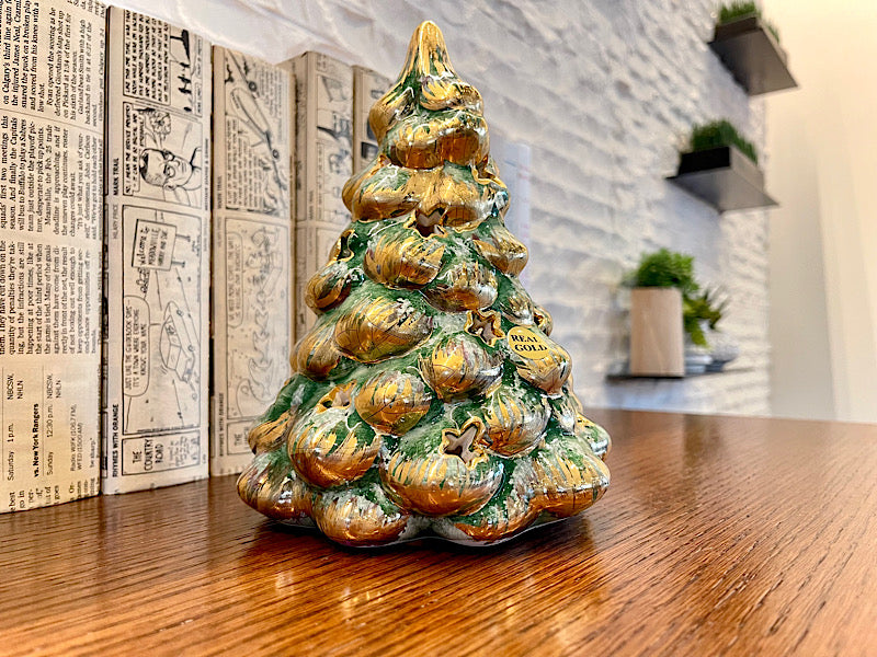 Real Gold & Green Christmas Tree Light, ceramics, pottery, italian design, majolica, handmade, handcrafted, handpainted, home decor, kitchen art, home goods, deruta, majolica, Artisan, treasures, traditional art, modern art, gift ideas, style, SF, shop small business, artists, shop online, landmark store, legacy, one of a kind, limited edition, gift guide, gift shop, retail shop, decorations, shopping, italy, home staging, home decorating, home interiors